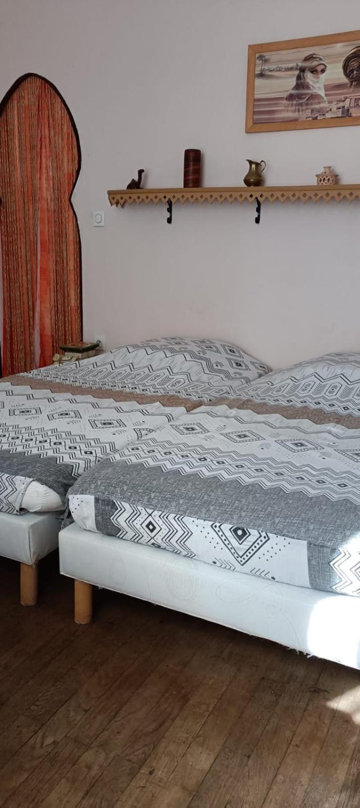Chambre D'Hote Dans Maison Atypique Possibilite 1 Lit Supplementaire Pour 15 Euros Sancoins Zewnętrze zdjęcie